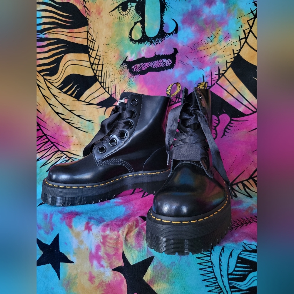 NWT Dr. Martens - Molly Combat Boots Black Buttero Leather